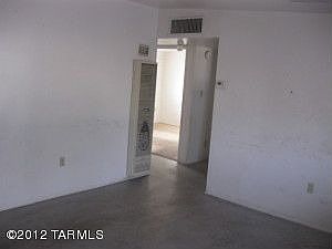 3rd image of 1224 E Kentucky St