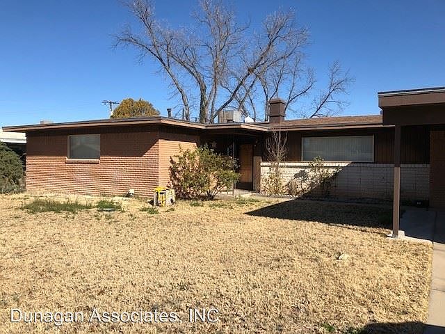 1st image of 1404 N Country Club Cir