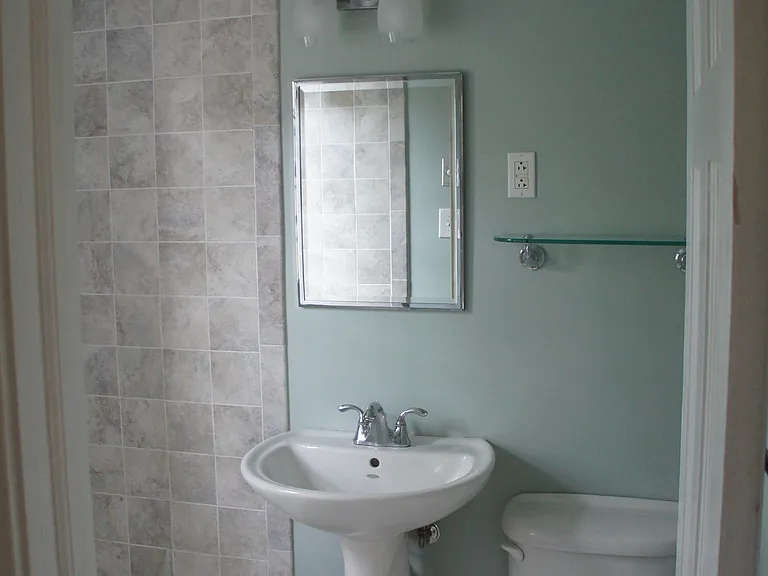 W Abingdon Dr — Photo 7
