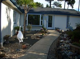 88225 Leeward Dr, Florence, OR 97439