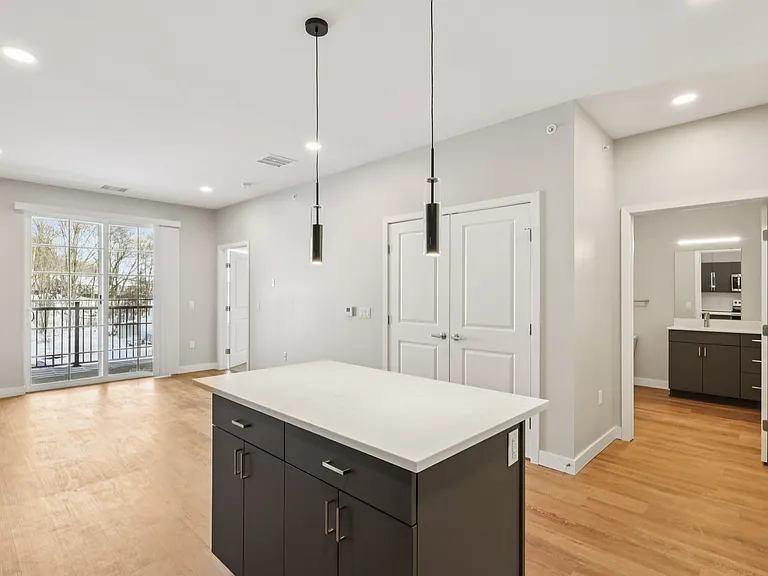 Berkshire Apartments — Photo 17