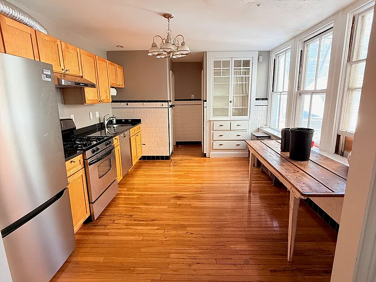 200 Central St #2 — Photo 16