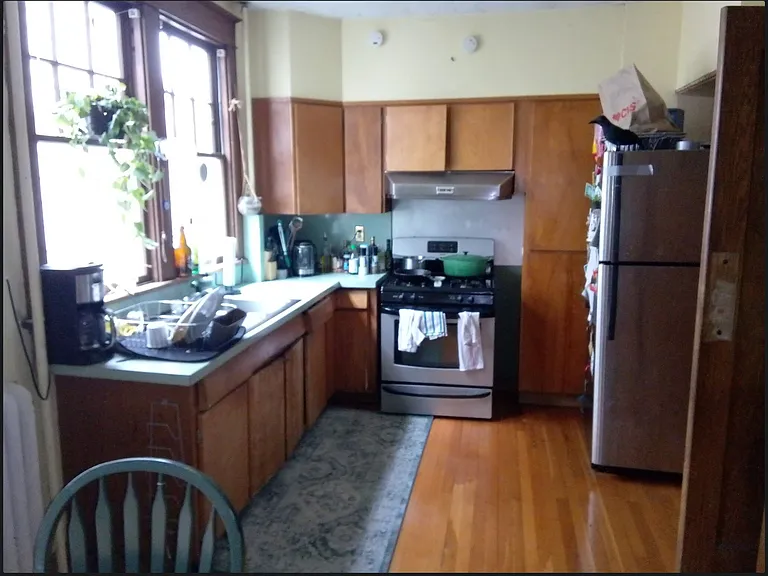 528 Warren St #1 — Photo 10