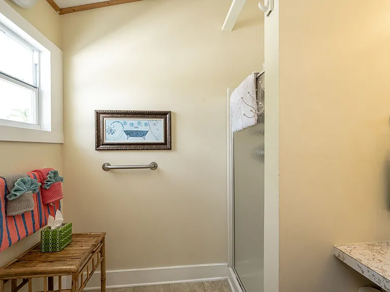 415 Julia St — Photo 19