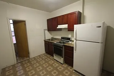 Rented by Robyn Lee, LREB