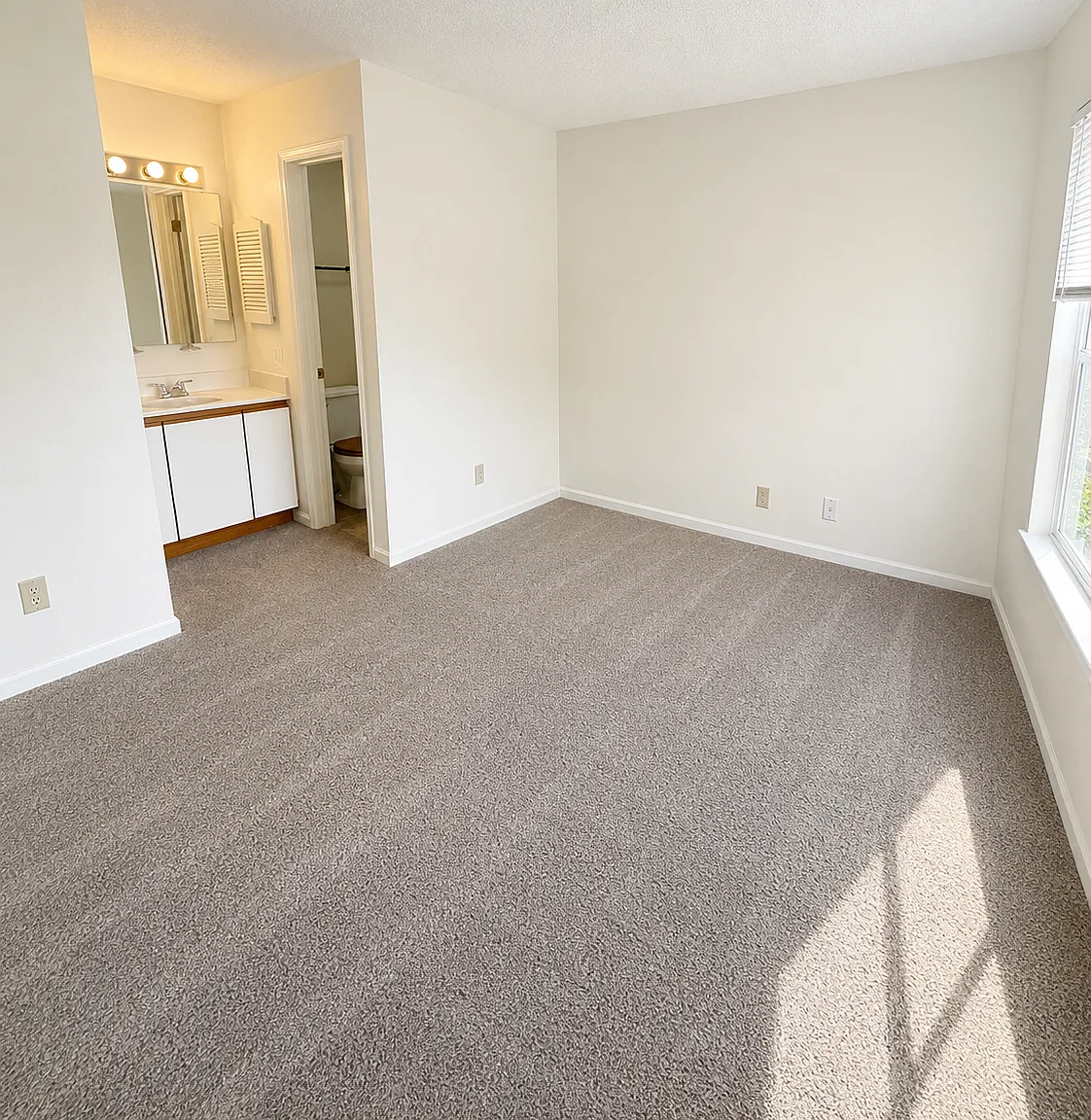 2 bed, 960 sqft, $1,500 — Photo 4