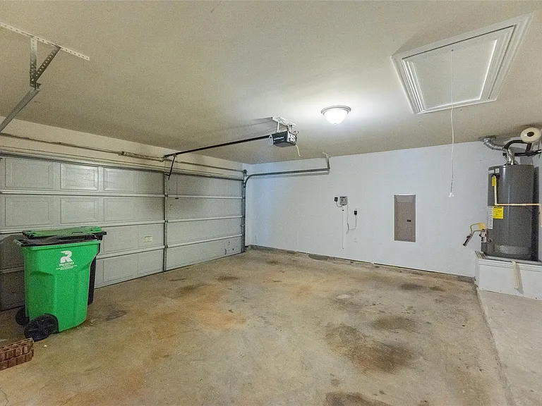 1004 Water Garden Cir — Photo 29