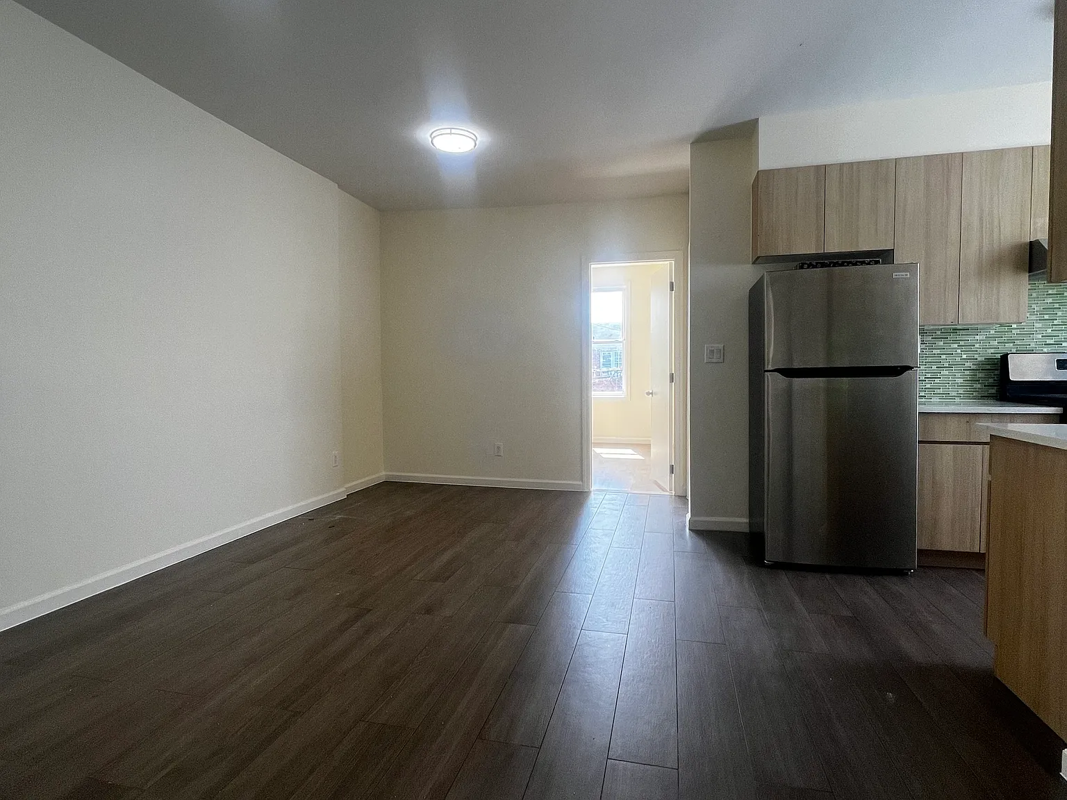 3 bed, 1100 sqft, $3,373 — Photo 1