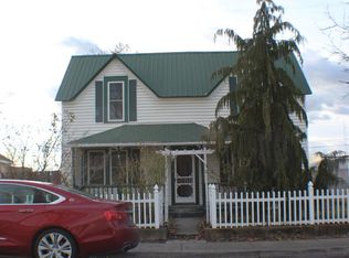 834 4th St, Clarkston, WA 99403