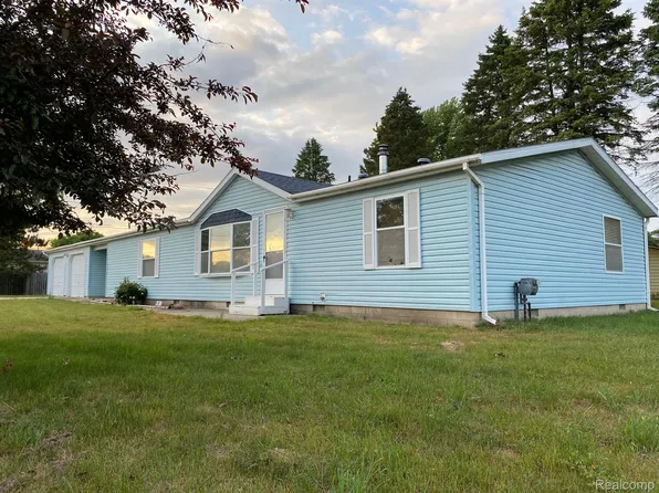 235 Cass River Dr, Caro, MI 48723