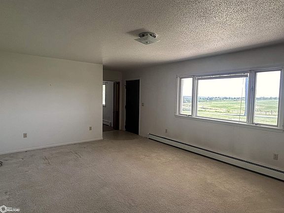 4th image of 2707 205th St