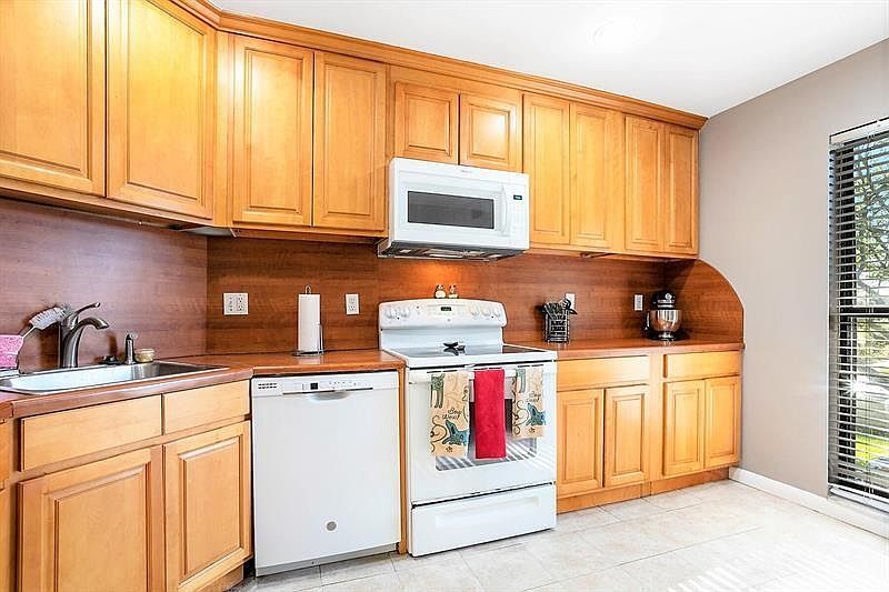 1st image of 1700 Presidential Way APT 203