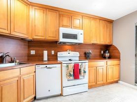 1700 Presidential Way, West Palm Beach, FL