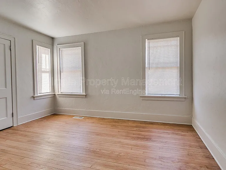 943 East Dr — Photo 8
