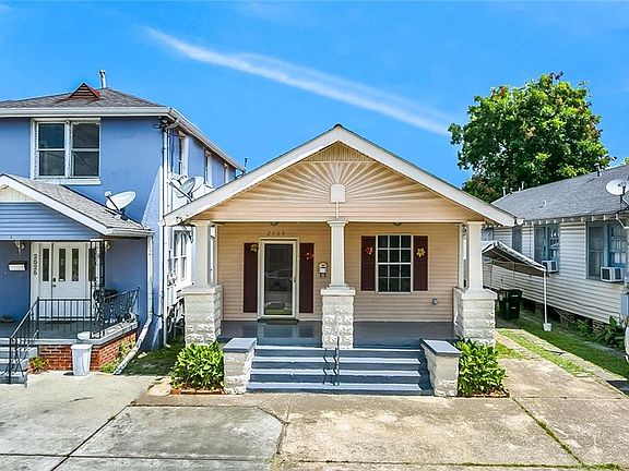 2nd image of 2529 Gladiolus St
