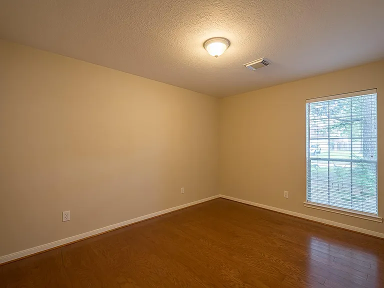 16015 Lausanne Dr — Photo 20