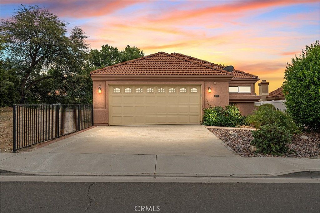 1718 Carrera Dr