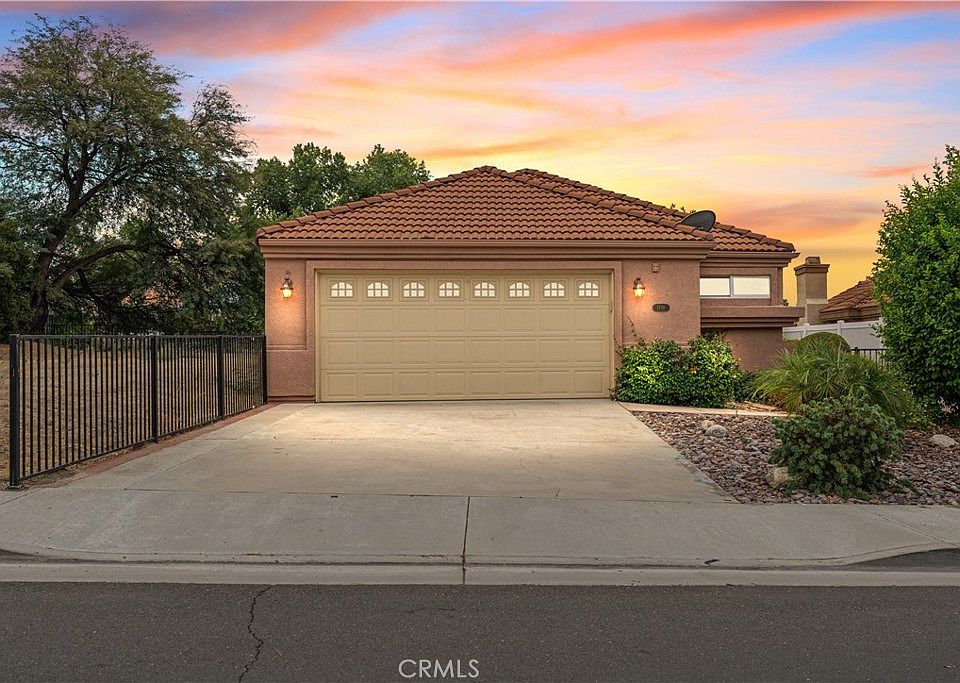 1st image of 1718 Carrera Dr