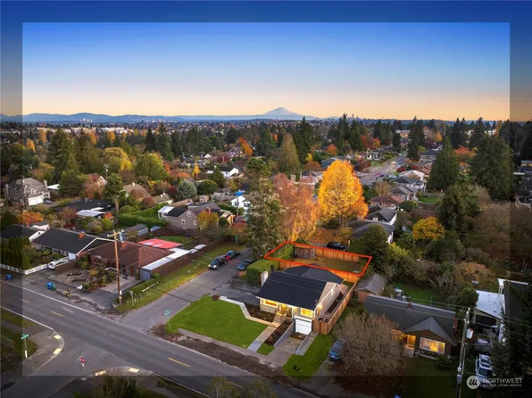 1303 NW 100th Street #B, Seattle, WA 98177