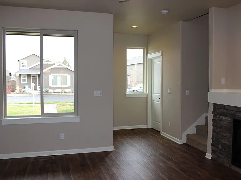 3195 SW 28th St — Photo 4