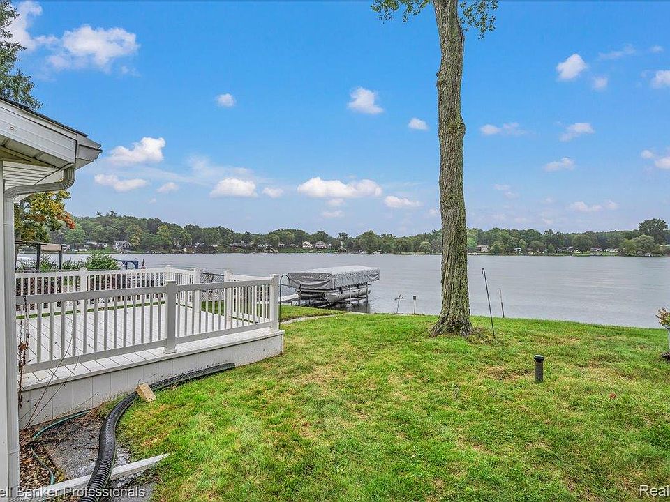 733 Lakeshore Dr, photo 7