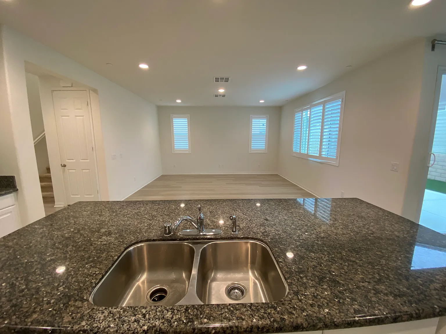 4 bed, 2480 sqft, $3,100 — Photo 4