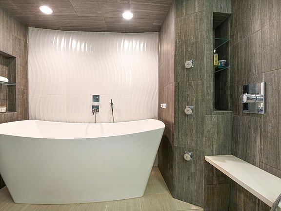 5th image of 2700 N Hampden Ct APT 22D