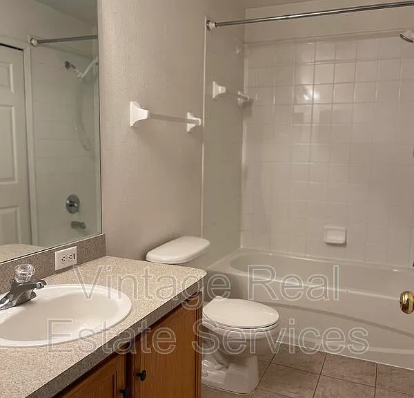 10806 Brickside Ct — Photo 13