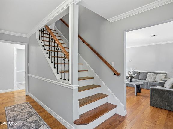 2nd image of 404 Woodland Trace Dr