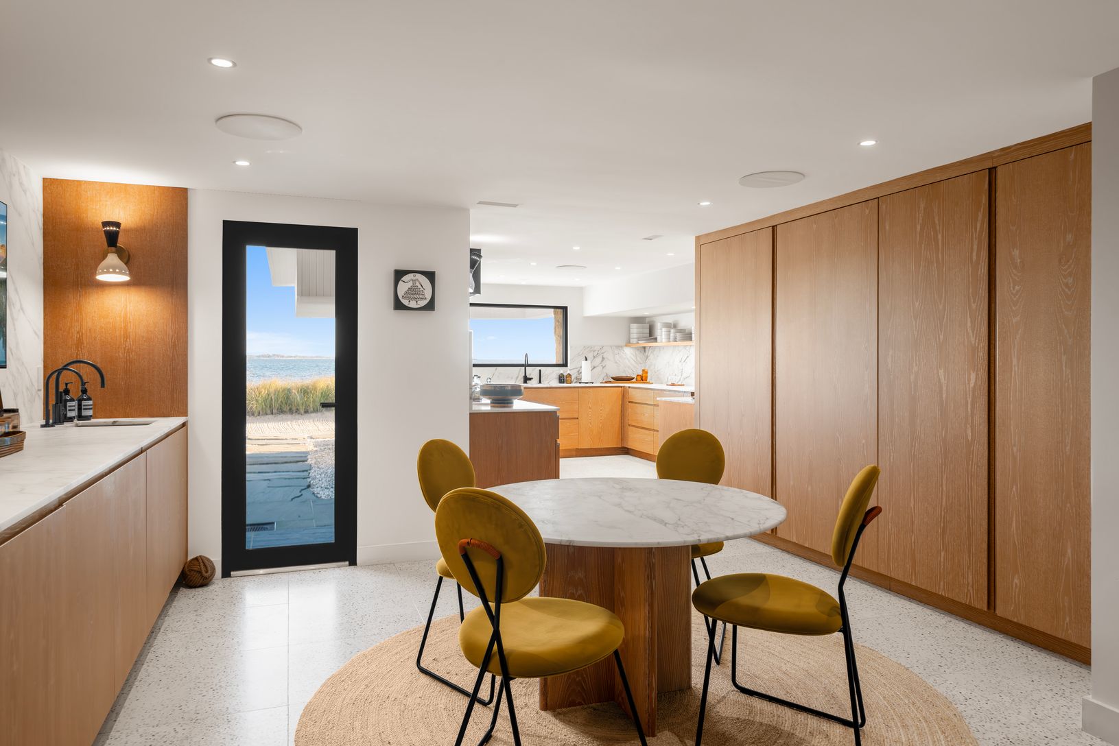  Step out and dine Al Fresco