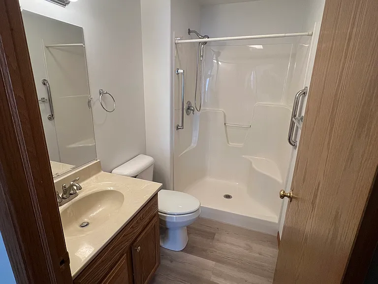503 Larkspur Ln — Photo 9