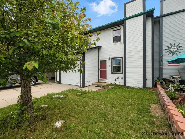 1839 Bluegrass Cir, Cheyenne, WY 82009