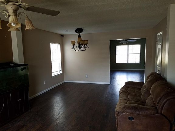 Front sitting/ dining room