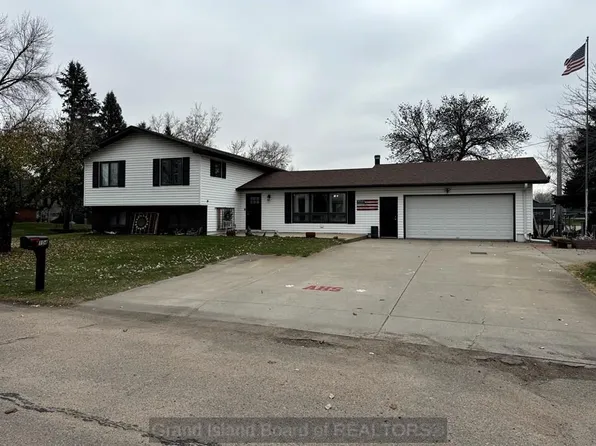 104 E Paradise Lk, Phillips, NE 68865