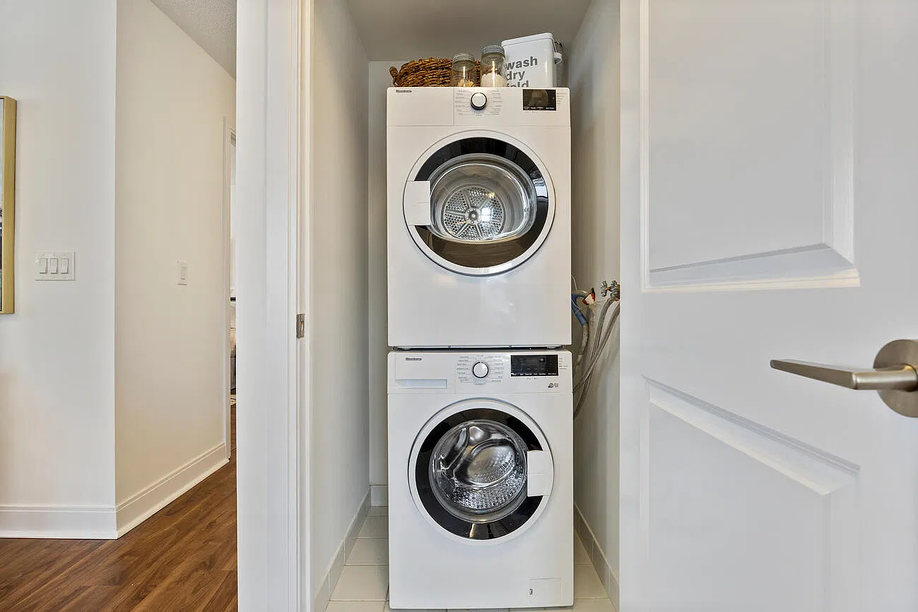2 bed, 815 sqft, $3,150 — Photo 3
