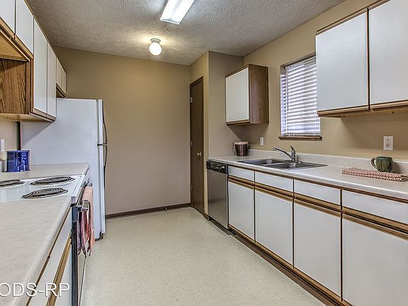 5th image of 702 Chestnut Dr #2907585
