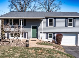 409 Surrey Ln, Bloomsburg, PA 17815