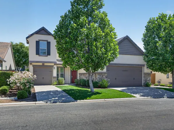 1813 N Paddington Ln, Clovis, CA 93619
