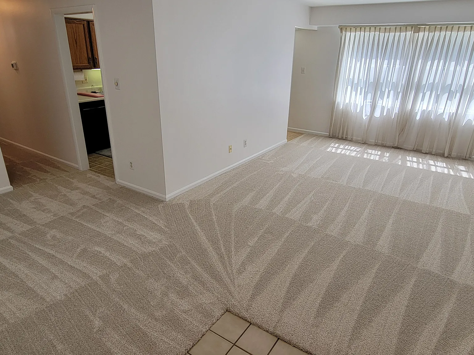 2 bed, 1.5 bath, 957 sqft, $1,650 — Photo 3