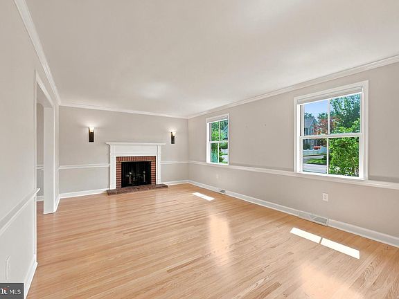 3rd image of 306 Fort Washington Ave