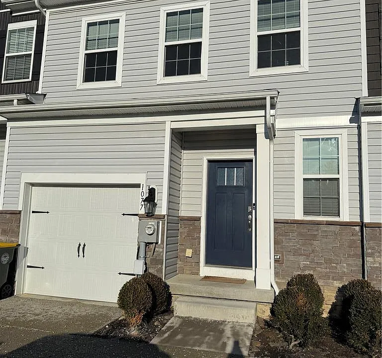 1077 Turnstone Dr