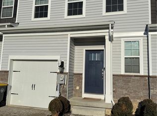 1077 Turnstone Dr, Fogelsville, PA 18051