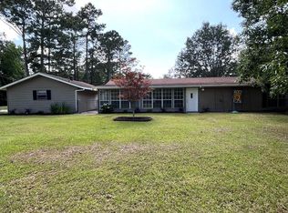 103 Southgate Dr, Carriere, MS 39426