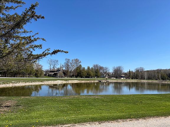 5th image of 4244 Island Circle Dr