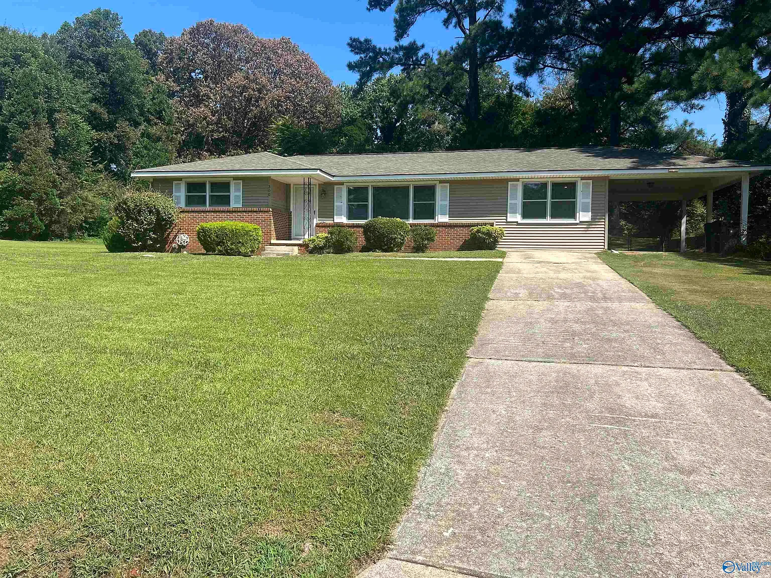 2 bed, 1.5 bath, 1300 sqft, $1,495 — Photo 1