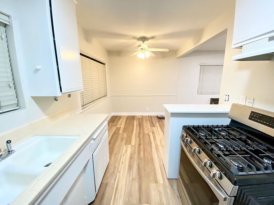 1st image of 124 S Everett St #1