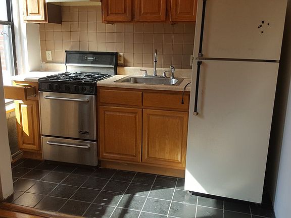 5th image of 462 E 138th St APT 3