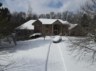 4540 Valley View Point, Rochester, MI 48306