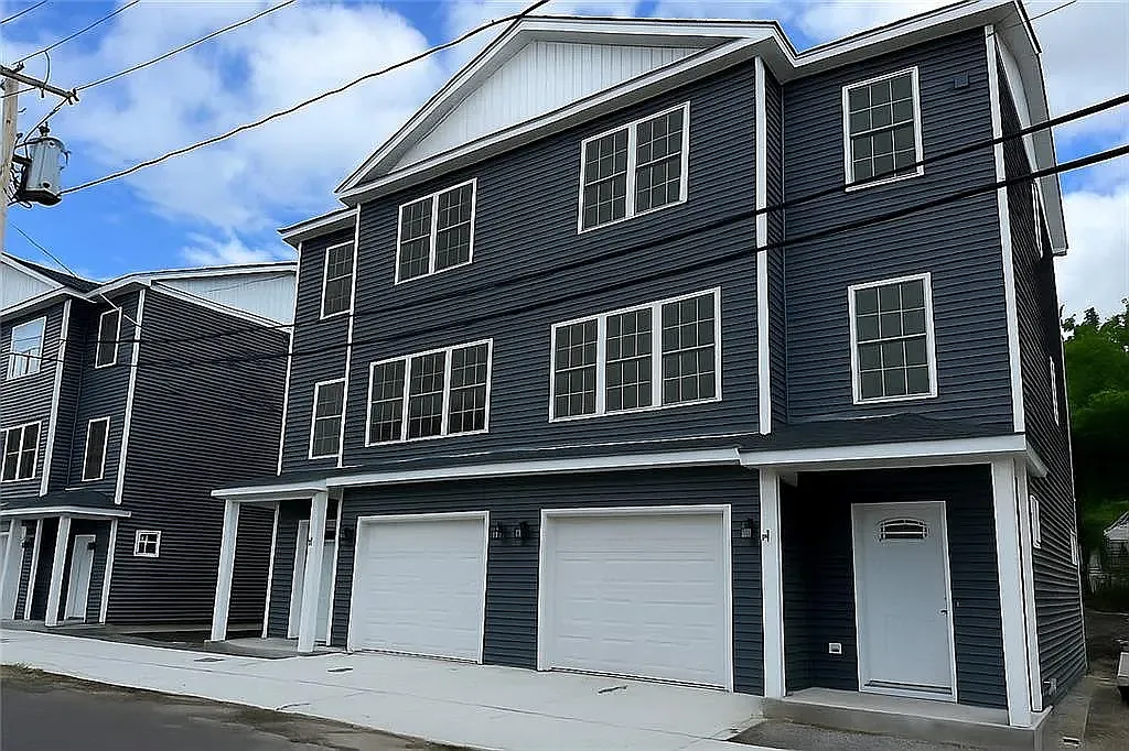 2 bed, 2.5 bath, 1400 sqft, $3,000 — Photo 1