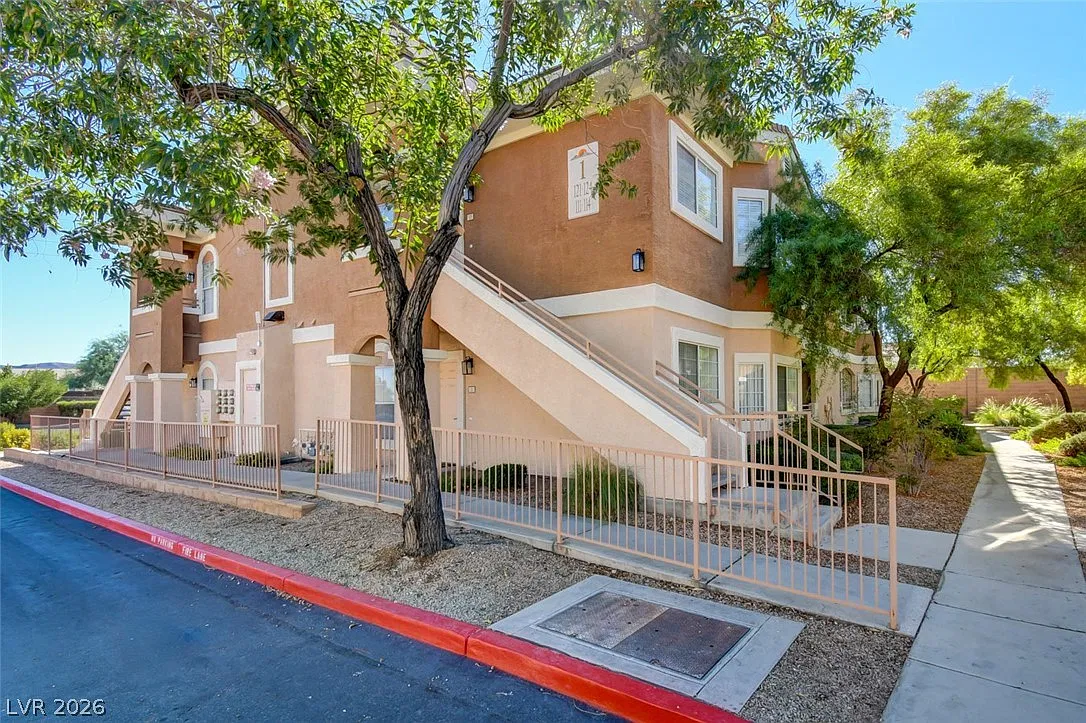830 Carnegie St — Photo 1